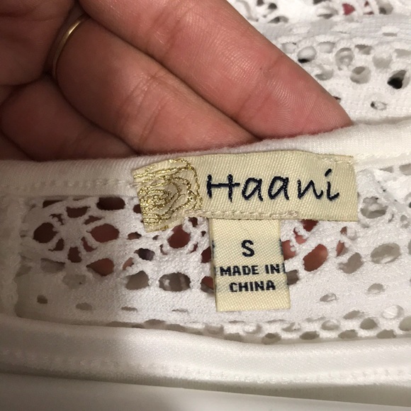 Laced, white, flowy dress - Picture 3 of 4